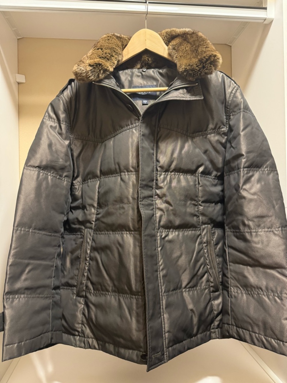 Men’s Black Down Jacket Fur Collar Size M Warm Winter Coat Thick Puffer